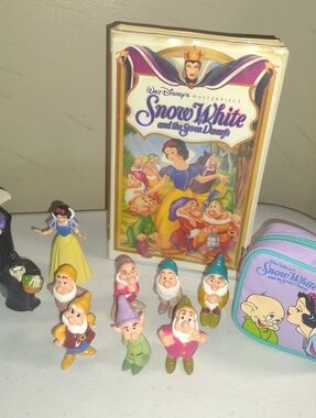 Vintage 1993 Disney Snow White and Seven Dwarfs Figurines & VHS Lot Of 12